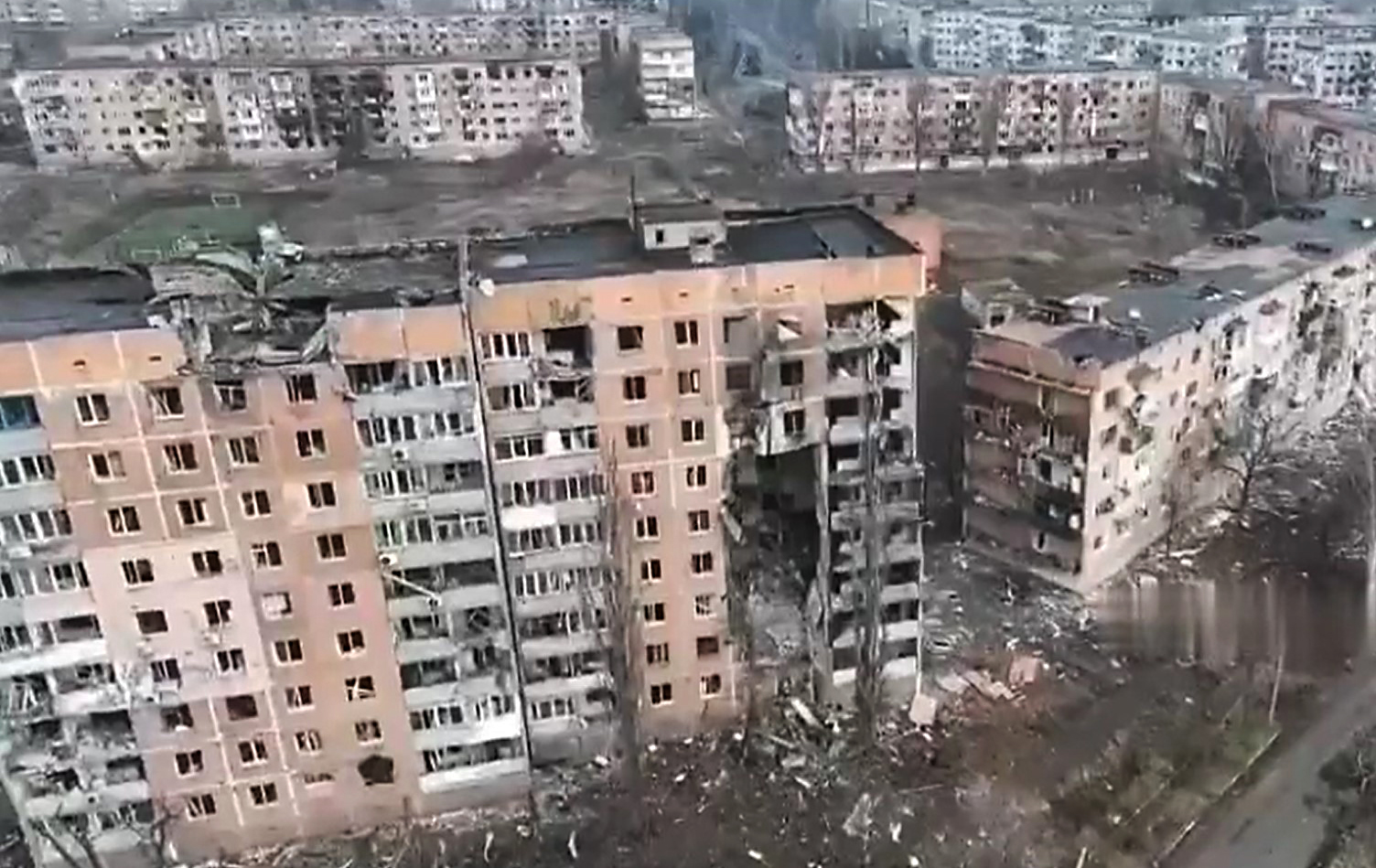 Битва за Угледар. Что происходит в городе и зачем он россиянам